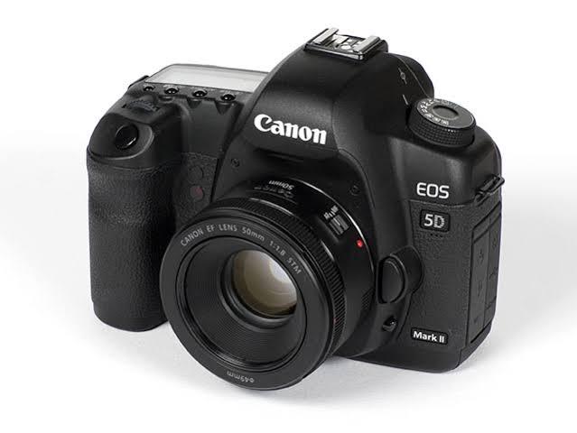 CANON EOS 5D Mark II + Lens 50mm f1:8 STM lens (used) – Luck Tech